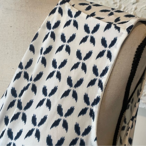 Banana Republic Faux Wrap Dress Women's Sleeveless Blue White Sz M NWT - Picture 3 of 8